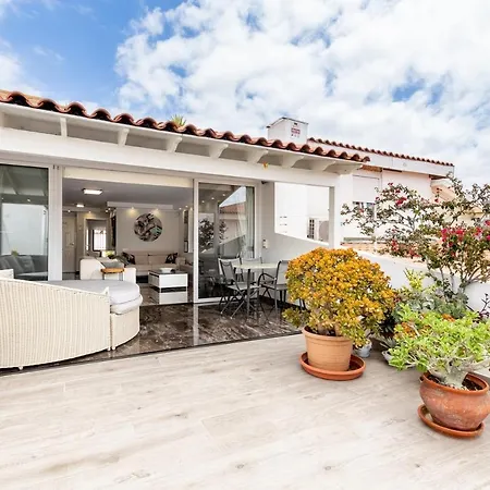 Beautiful 2 Bedroom Bungalow, Flores *