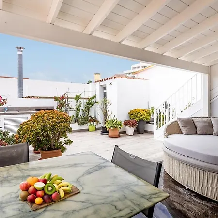 Beautiful 2 Bedroom Bungalow, Flores